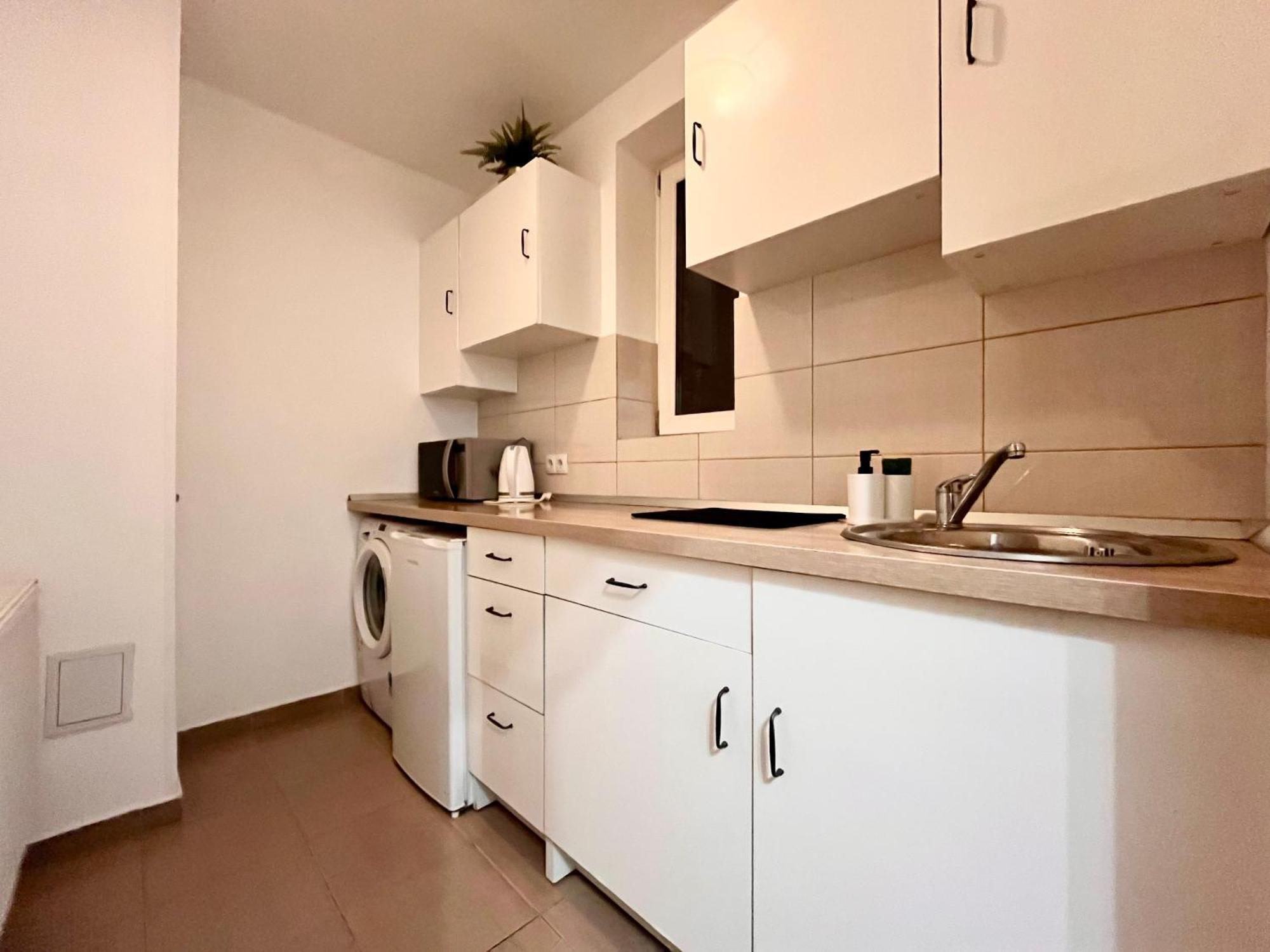 Old Town - Ultra Central Apartment Bucarest Esterno foto