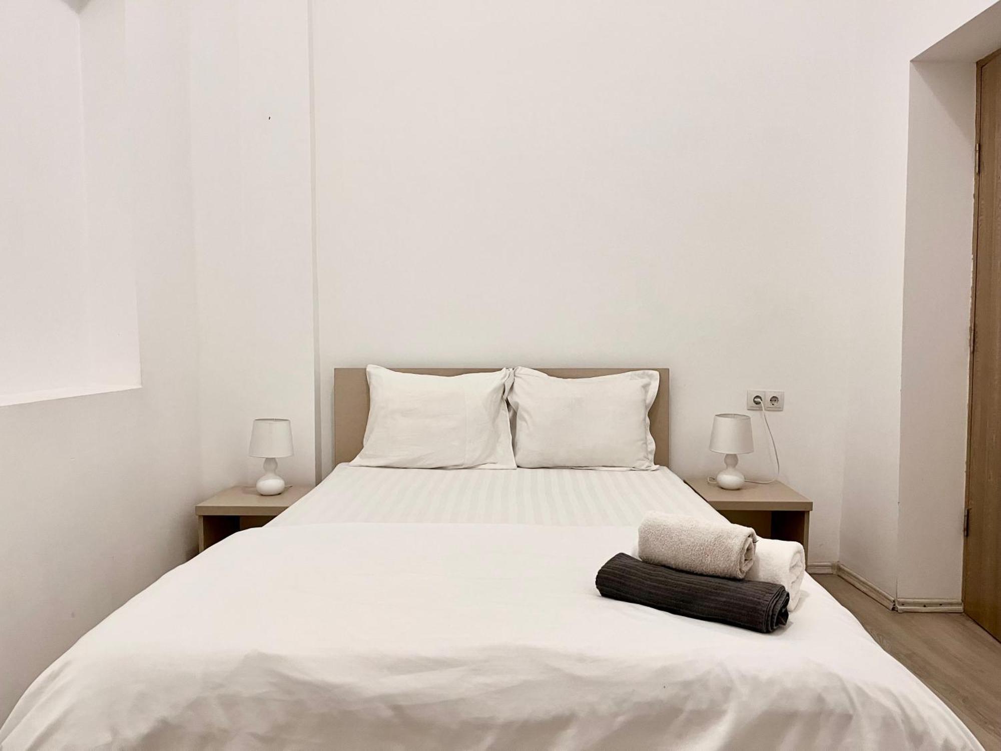 Old Town - Ultra Central Apartment Bucarest Esterno foto