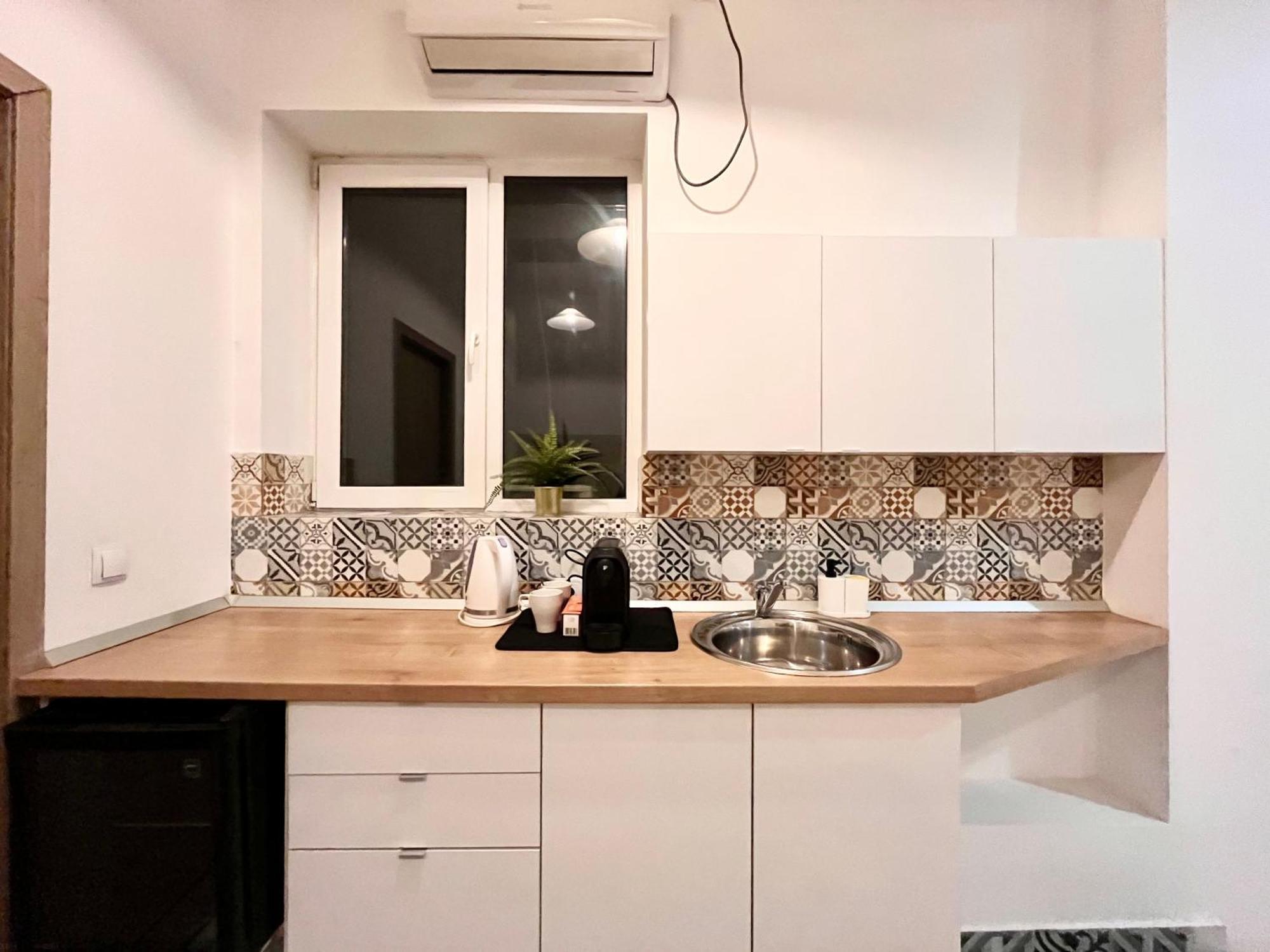 Old Town - Ultra Central Apartment Bucarest Esterno foto