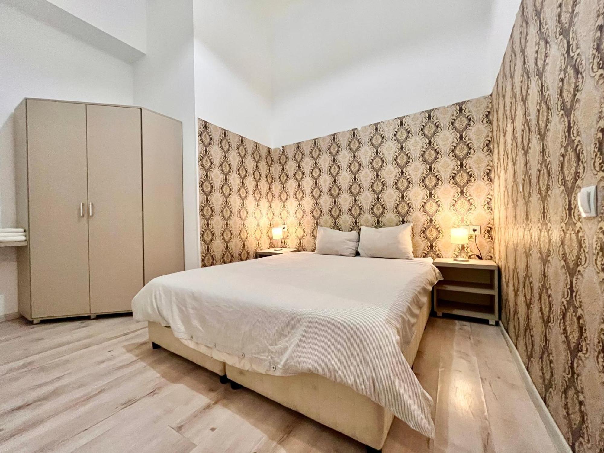Old Town - Ultra Central Apartment Bucarest Esterno foto