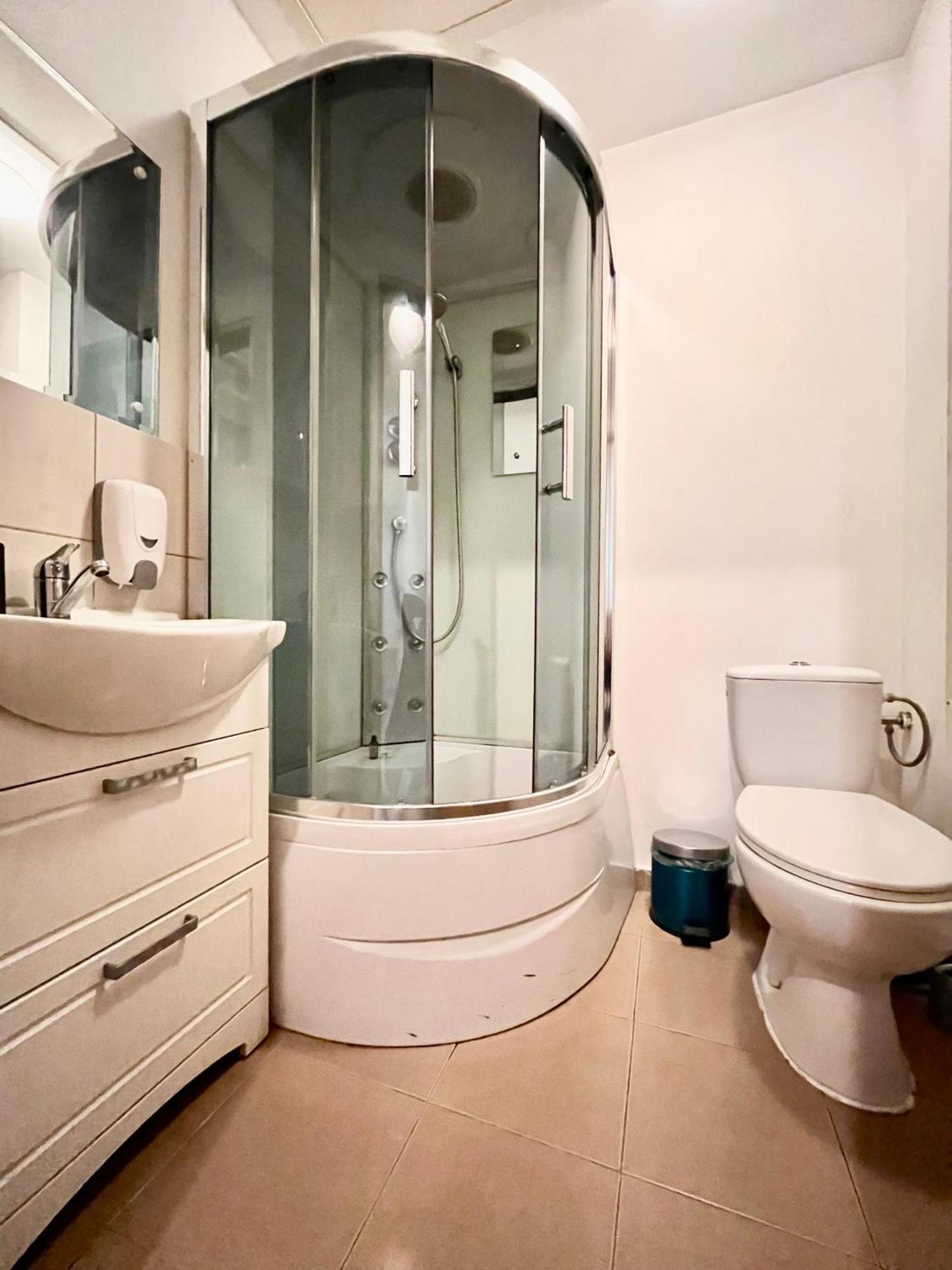 Old Town - Ultra Central Apartment Bucarest Esterno foto